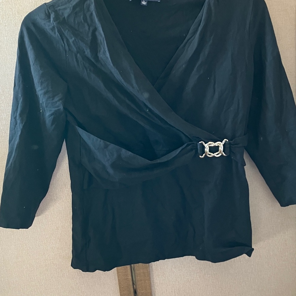 FINAL MARKDOWN Jones New York Black Wrap style Blouse w/ Silver Buckle
RA0904